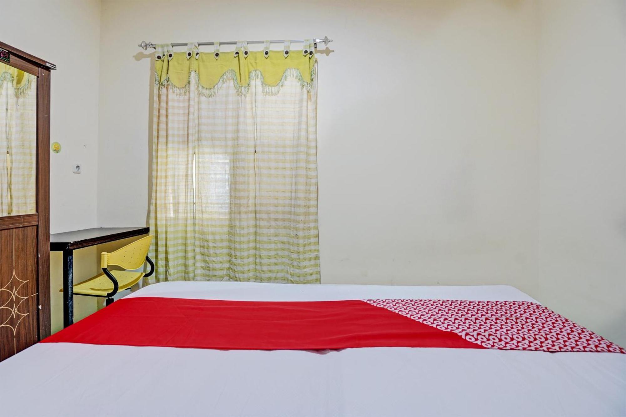 Oyo 93112 Garden Homestay 3 Merlion Surabaya Exterior foto