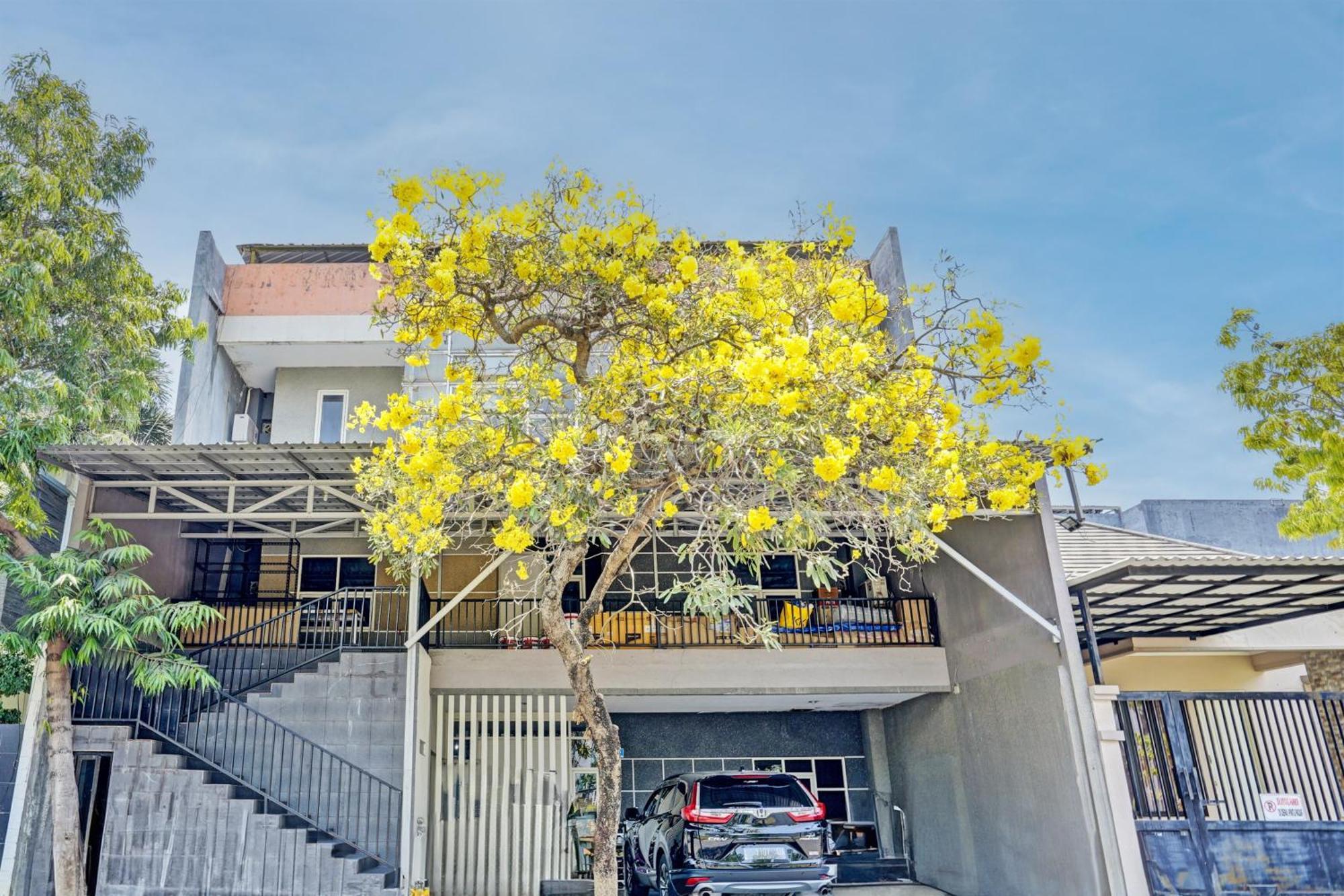 Oyo 93112 Garden Homestay 3 Merlion Surabaya Exterior foto